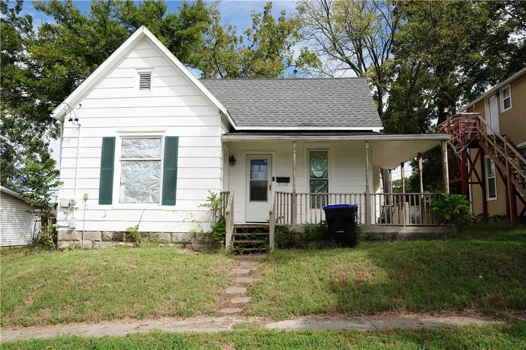 211 Ming Street, Warrensburg, MO 64093 - #1