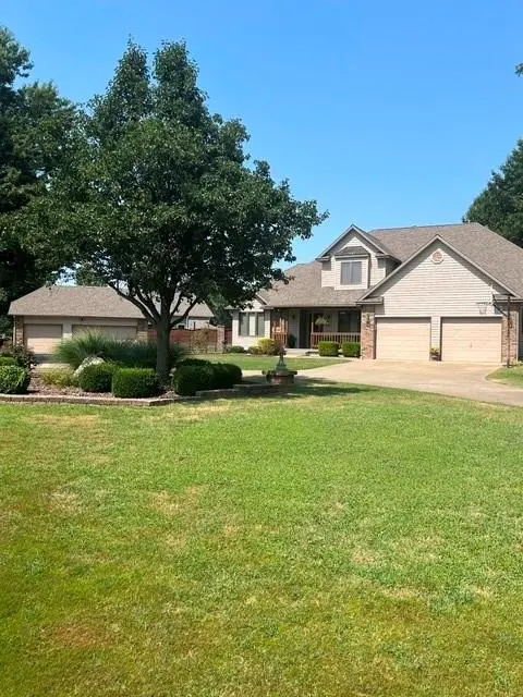 1701 E 14th Street, Pittsburg, KS 66762 - #2