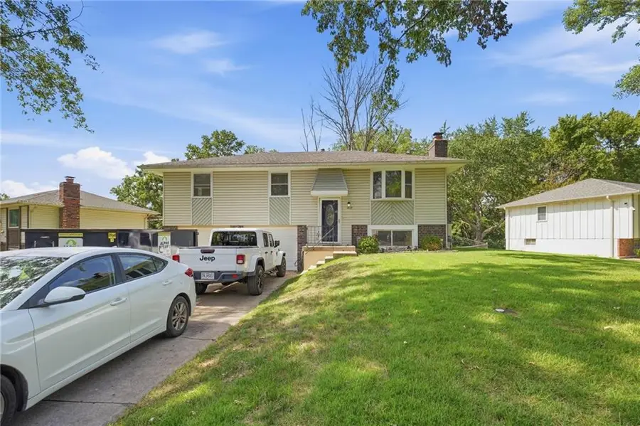1817 SE Abbey Street, Blue Springs, MO 64014 - #2