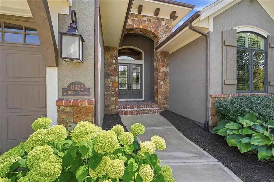 10423 W 168th Terrace, Overland Park, KS 66221 - #3