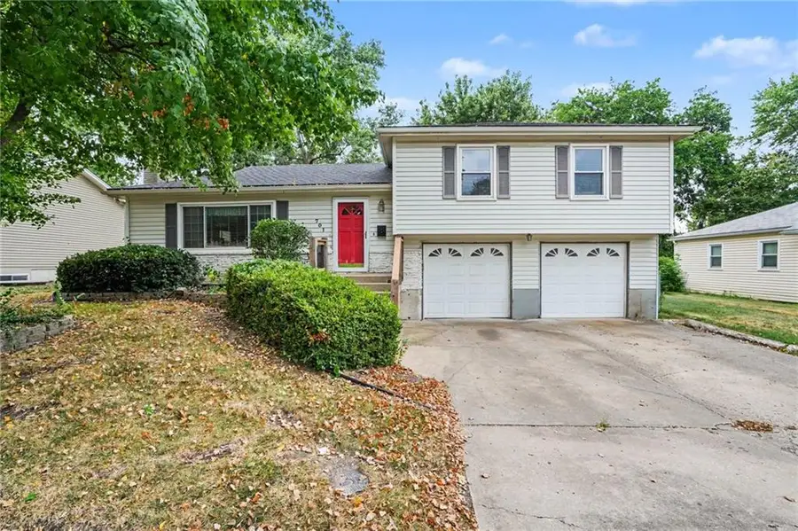 701 S Sunset Drive, Olathe, KS 66061 - #2