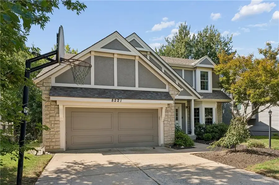 8221 W 152nd Terrace, Overland Park, KS 66223 - #2