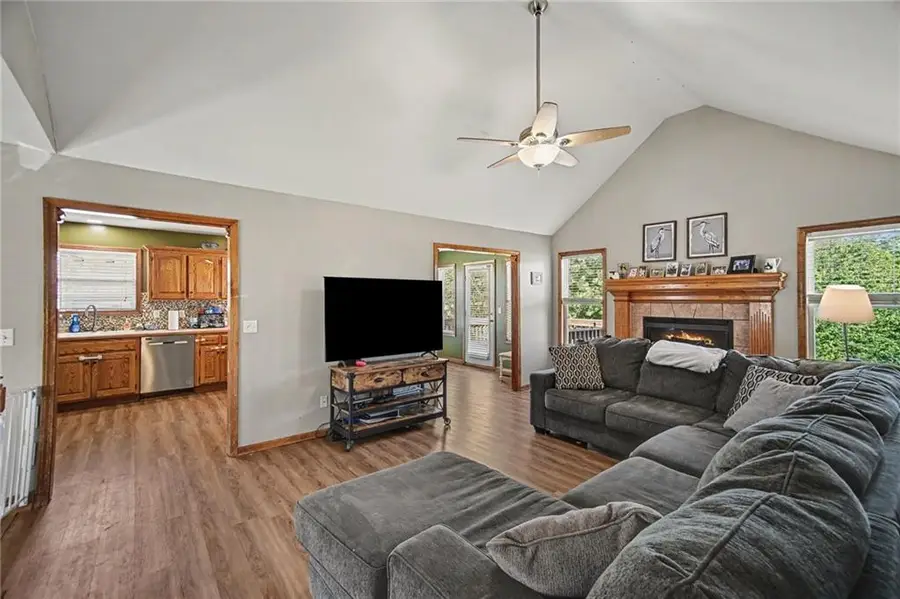1108 E 18th Street, Kearney, MO 64060 - #3