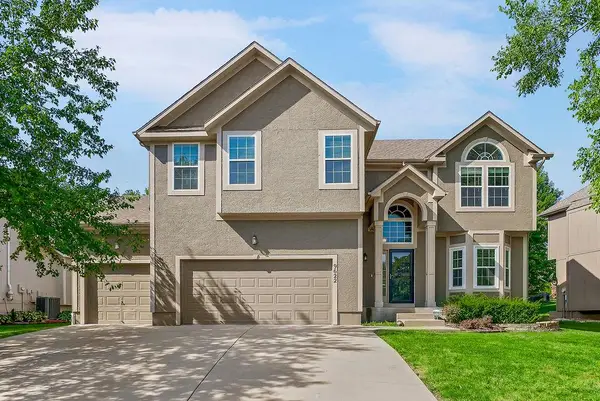 9622 Falcon Valley Drive, Lenexa, KS 66220
