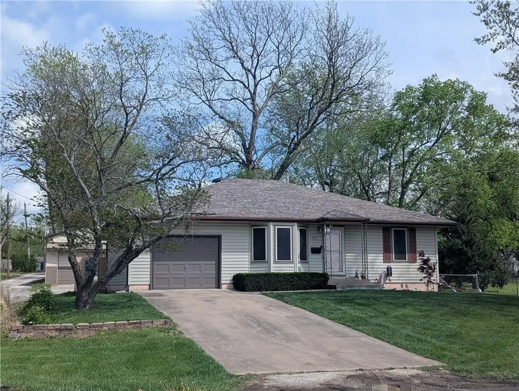 701 S Oakland Street, Harrisonville, MO 64701 - #1