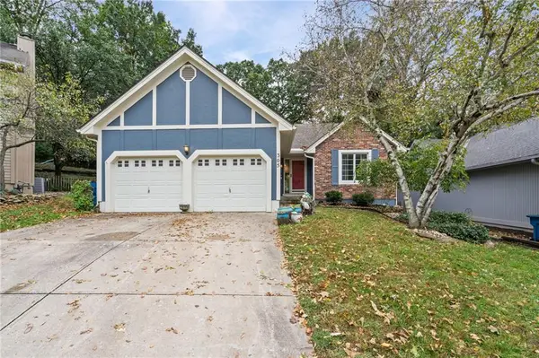 305 Lancelot Drive, Liberty, MO 64068