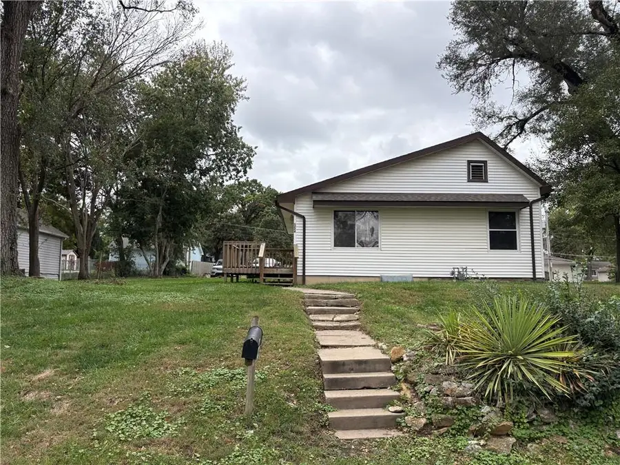1224 Kingman Street, Leavenworth, KS 66048 - #2