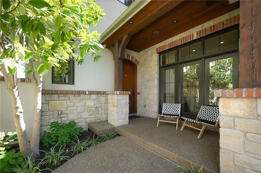 4635 Jarboe St Street, Kansas City, MO 64112 - #3