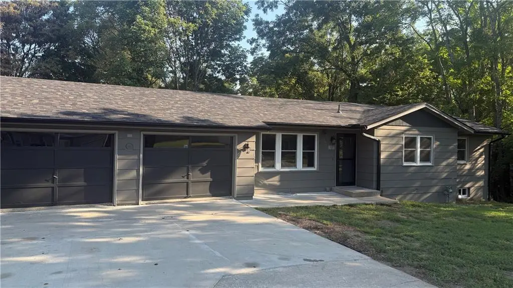 709 Broad Street, Warrensburg, MO 64093 - #1