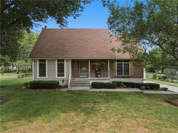 748 S Peculiar Drive, Peculiar, MO 64078