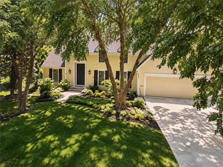 4001 W 101st Terrace, Overland Park, KS 66207 - #2