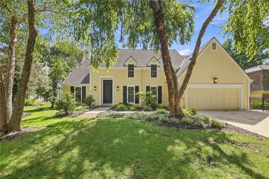 4001 W 101st Terrace, Overland Park, KS 66207 - #3