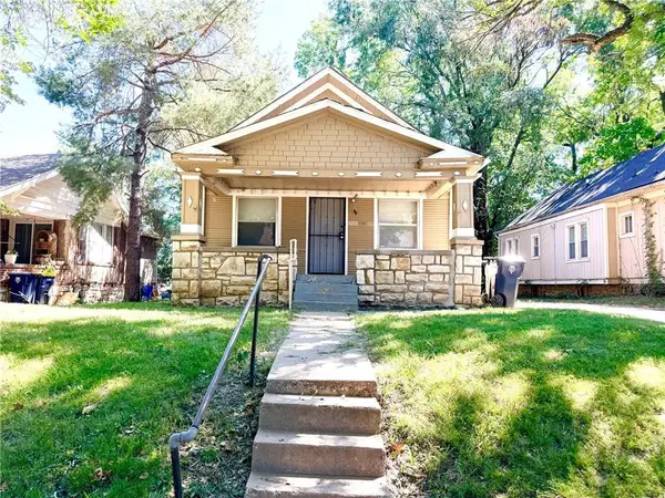 5233 Highland Avenue, Kansas City, MO 64110