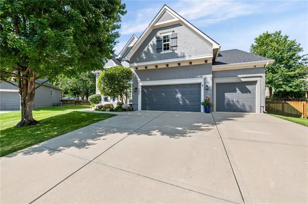 4808 W 158th Place, Overland Park, KS 66224 - #1