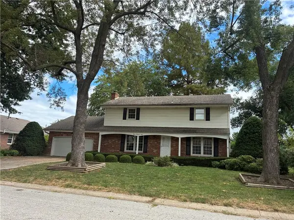 1212 SW Horizon Drive, Blue Springs, MO 64015
