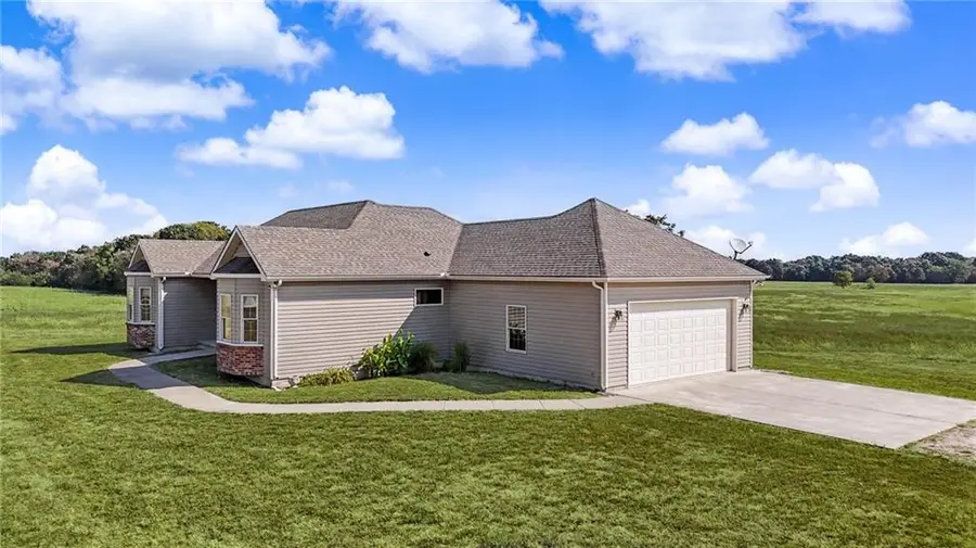 68 E 1100 Road, Baldwin City, KS 66006 - #3