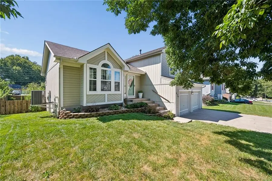 819 NE 116th Terrace, Kansas City, MO 64155 - #2