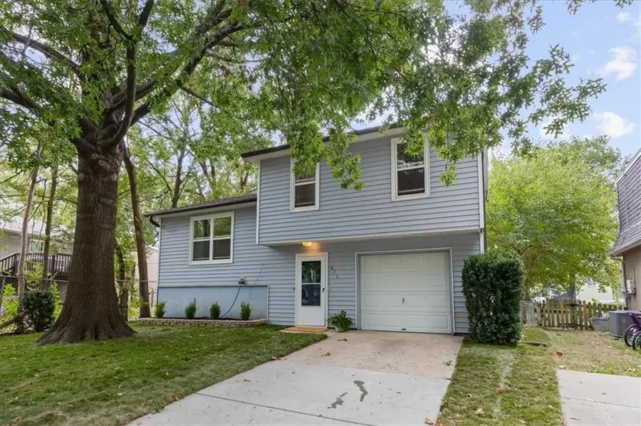 611 E Welston Avenue, Olathe, KS 66061 - #3