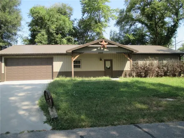 100 E Clay Street, Smithton, MO 65350