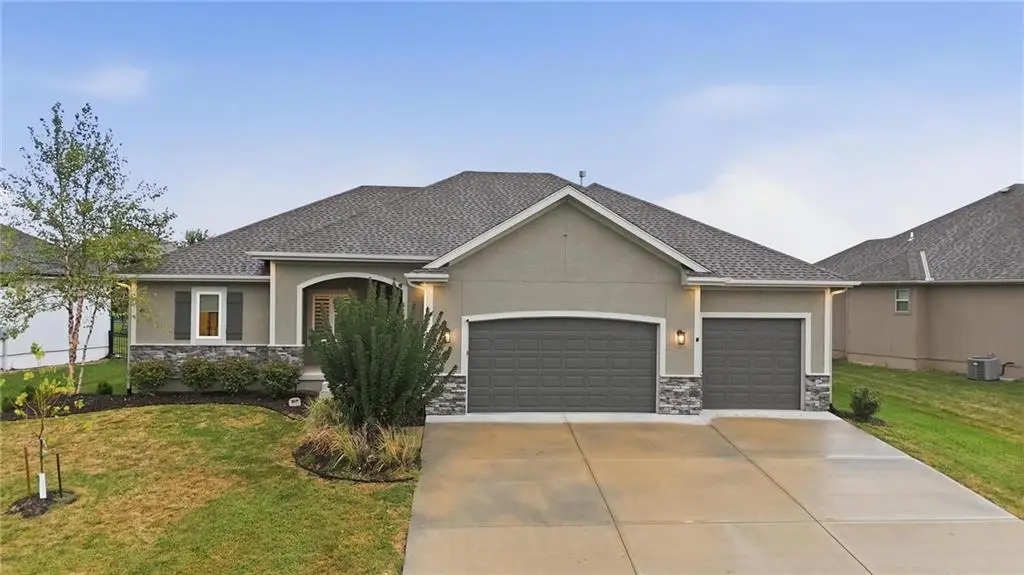 1067 SW Conch Circle, Lees Summit, MO 64064 - #1