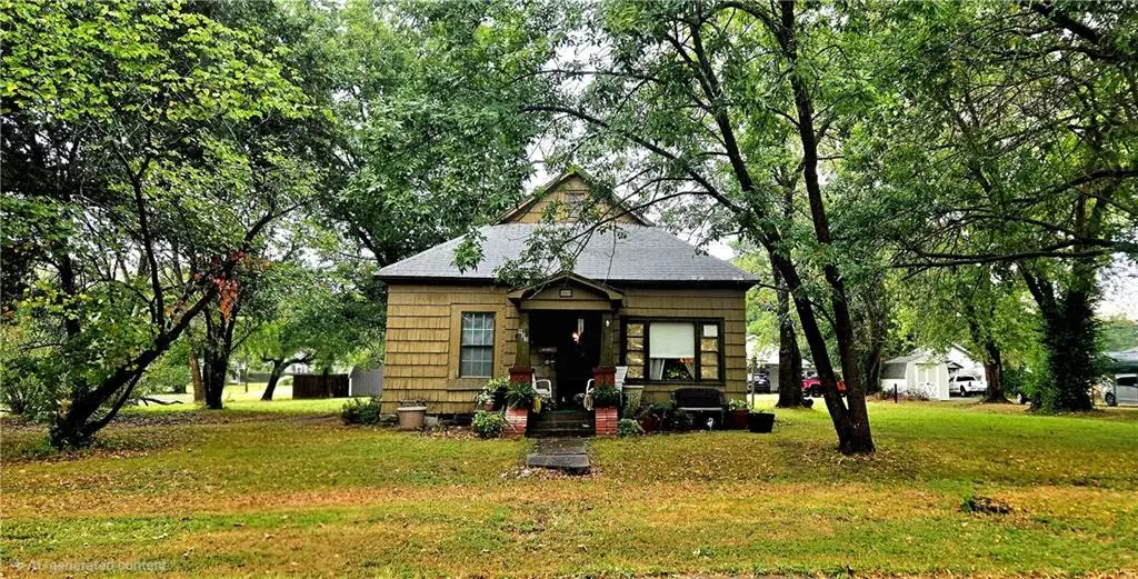 903 E 10th Street, Pittsburg, KS 66762 - #1