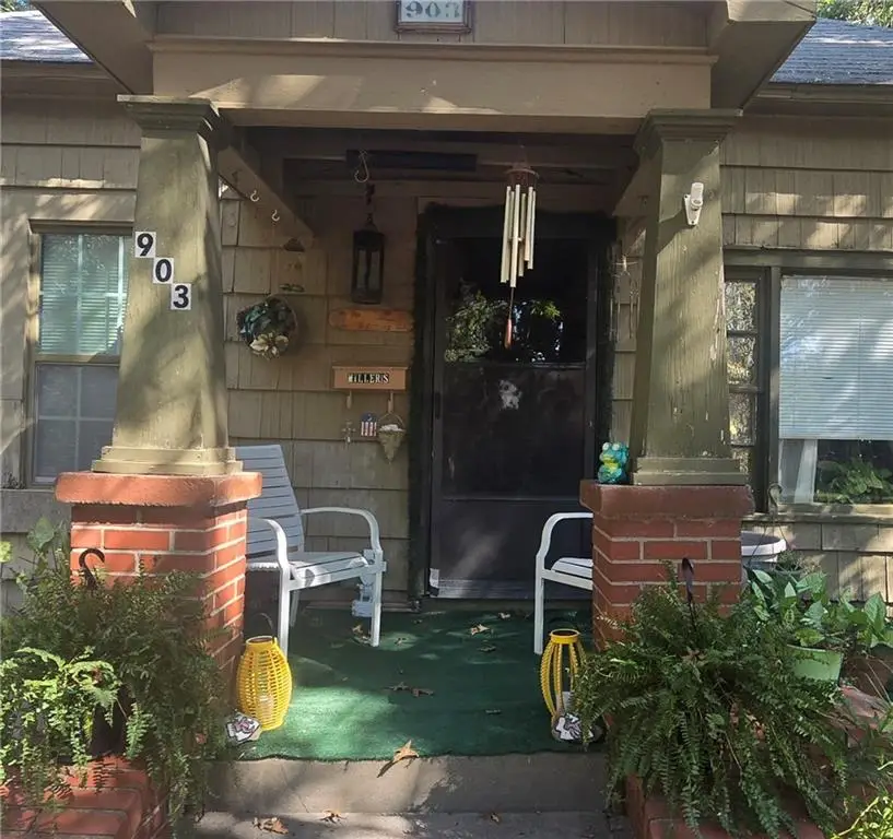 903 E 10th Street, Pittsburg, KS 66762 - #3