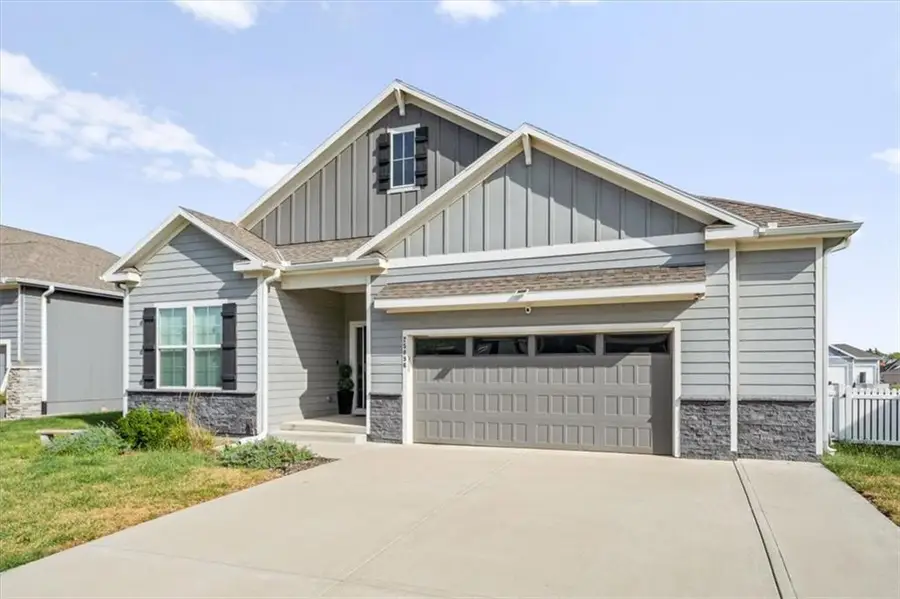 25096 W 142nd Street, Olathe, KS 66061 - #2