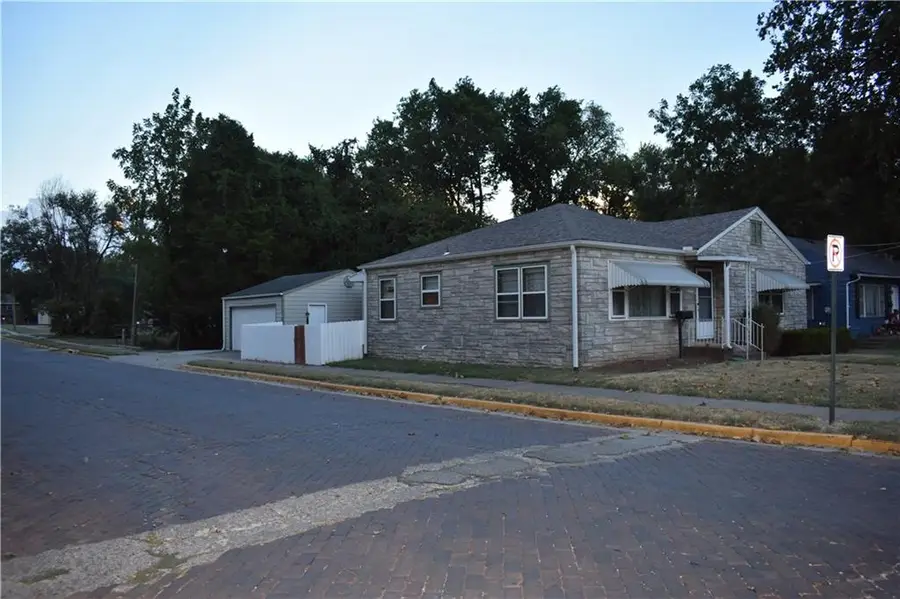 1701 S Walnut Street, Pittsburg, KS 66762 - #2