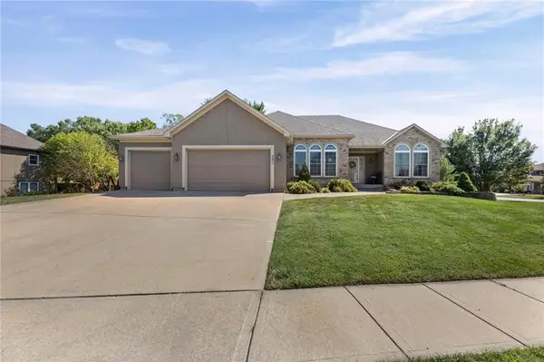 201 E Peach Tree Lane, Gardner, KS 66030