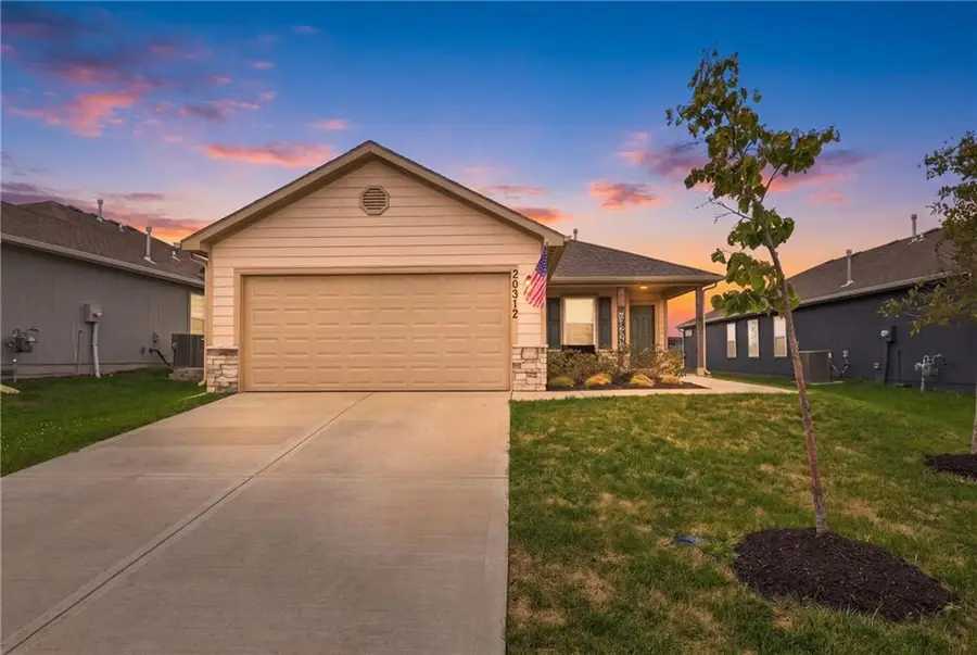 20312 W 193rd Lane, Spring Hill, KS 66083 - #2
