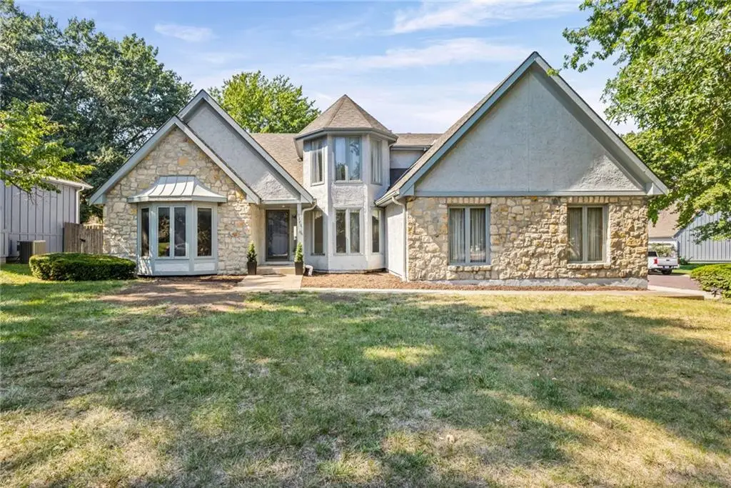 10546 Westgate Street, Overland Park, KS 66215 - #1