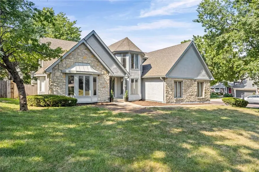 10546 Westgate Street, Overland Park, KS 66215 - #2