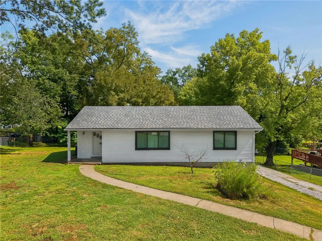 127 Woods Street, Excelsior Springs, MO 64024 - #1