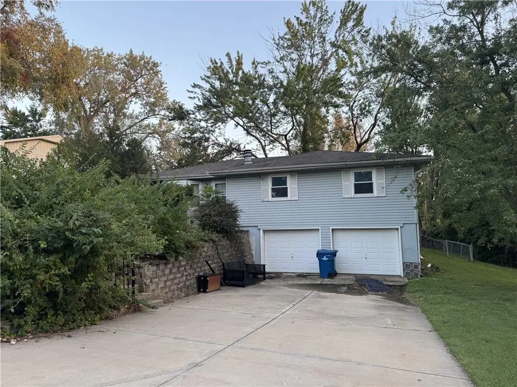 10615 Meadow Lane Drive, Kansas City, MO 64152 - #1