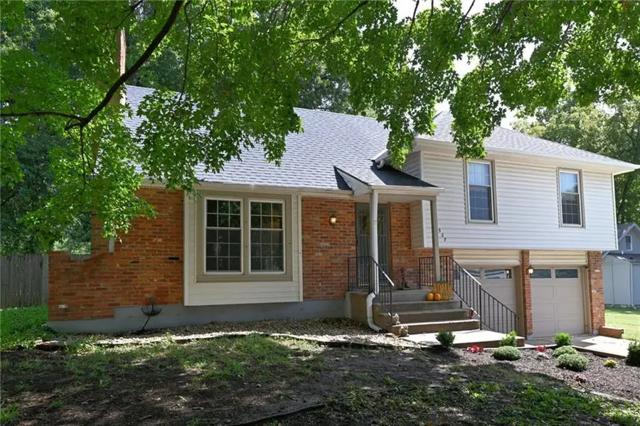 5527 Westgate Street, Shawnee, KS 66216 - #2