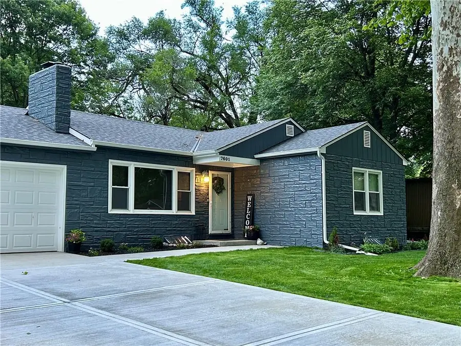 7601 Hemlock Street, Overland Park, KS 66204 - #2
