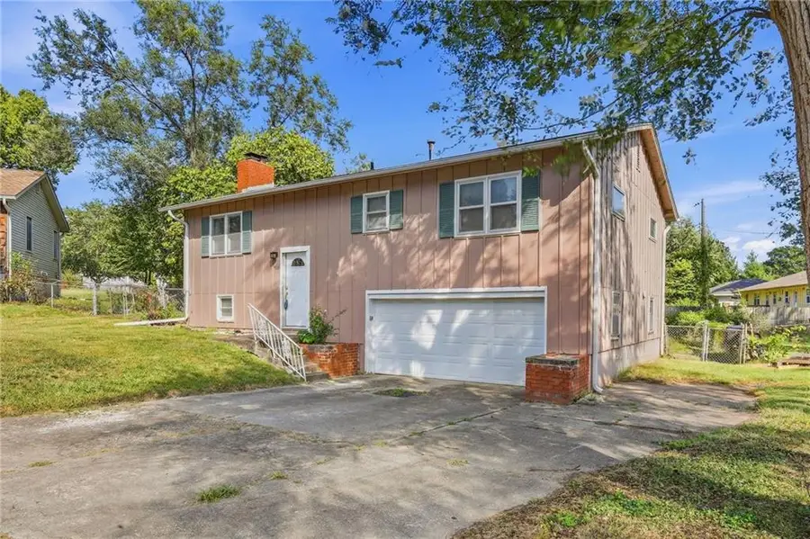 4831 Reeder Street, Shawnee, KS 66203 - #2