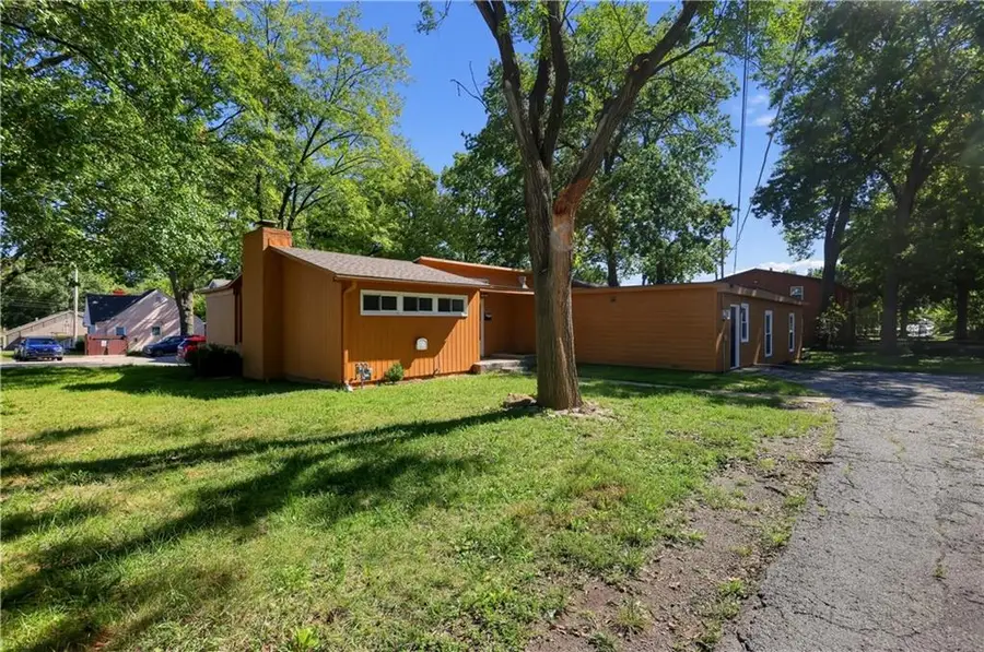 7415 W 61st Street, Mission, KS 66202 - #3