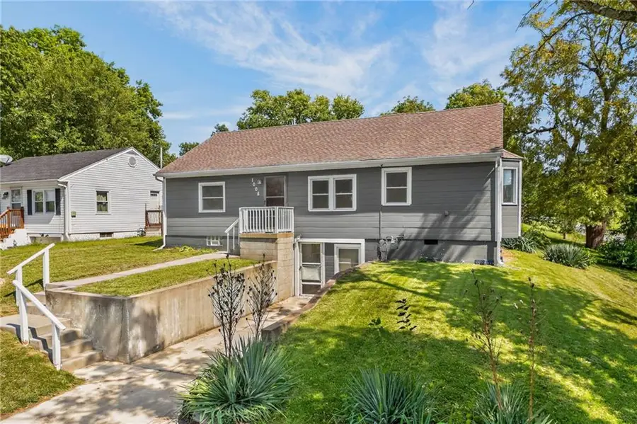 1008 N 14th Street, Leavenworth, KS 66048 - #2