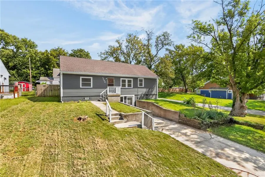 1008 N 14th Street, Leavenworth, KS 66048 - #3