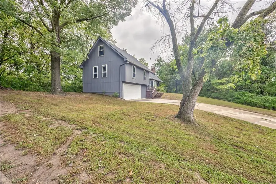 5409 NW Fox Hill Road, Parkville, MO 64152 - #2