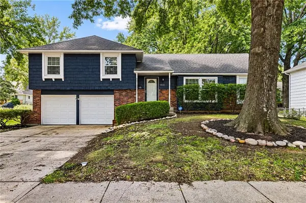9800 Walmer Street, Overland Park, KS 66212