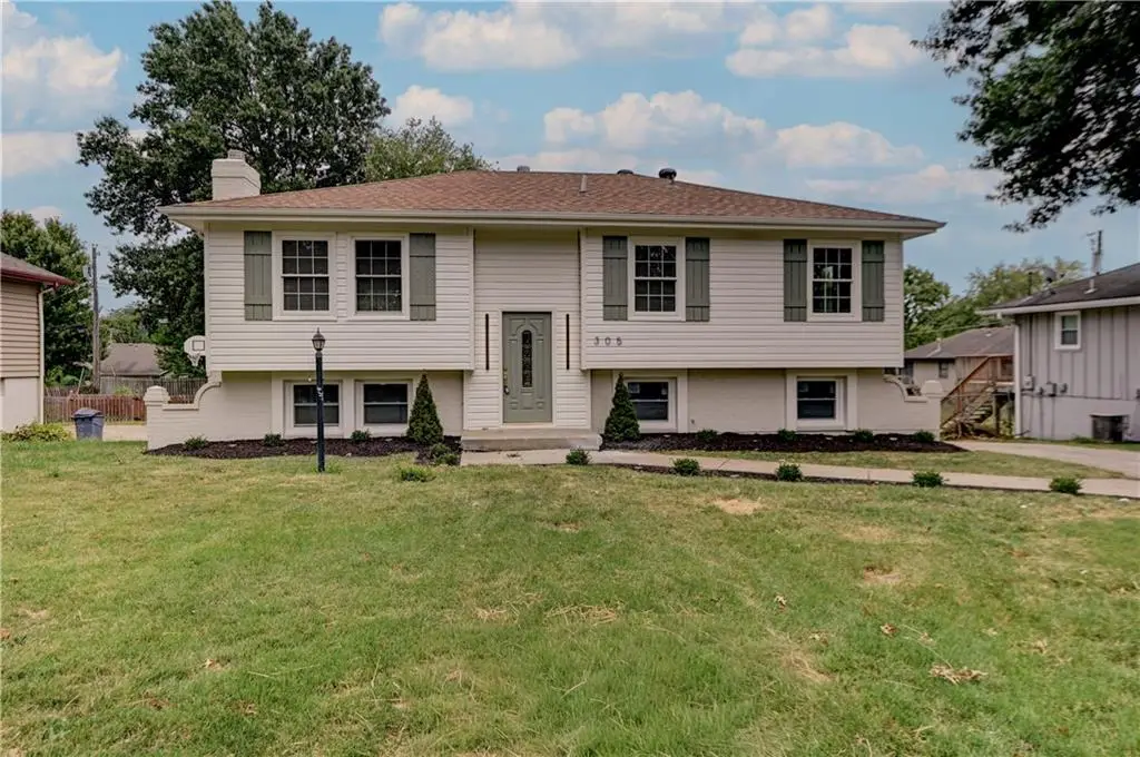 305 Sharon Drive, Lees Summit, MO 64063 - #1