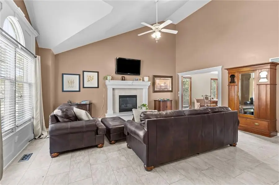 7640 N Everton Avenue, Kansas City, MO 64152 - #2