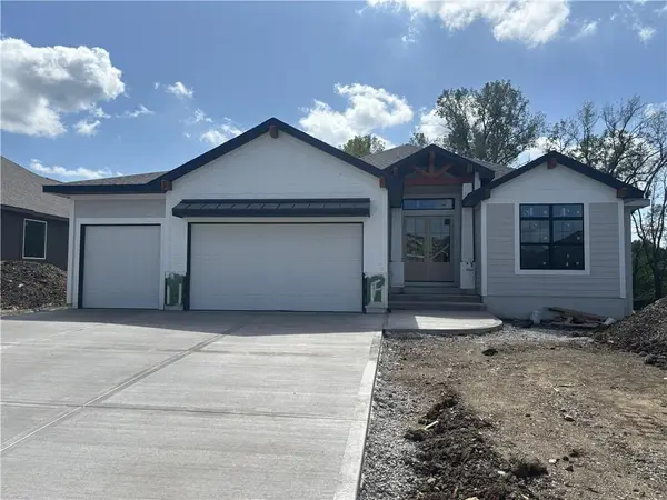 20051 W 226th Terrace, Spring Hill, KS 66083