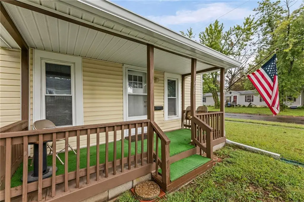 435 S 4th Street, Iola, KS 66749 - #1