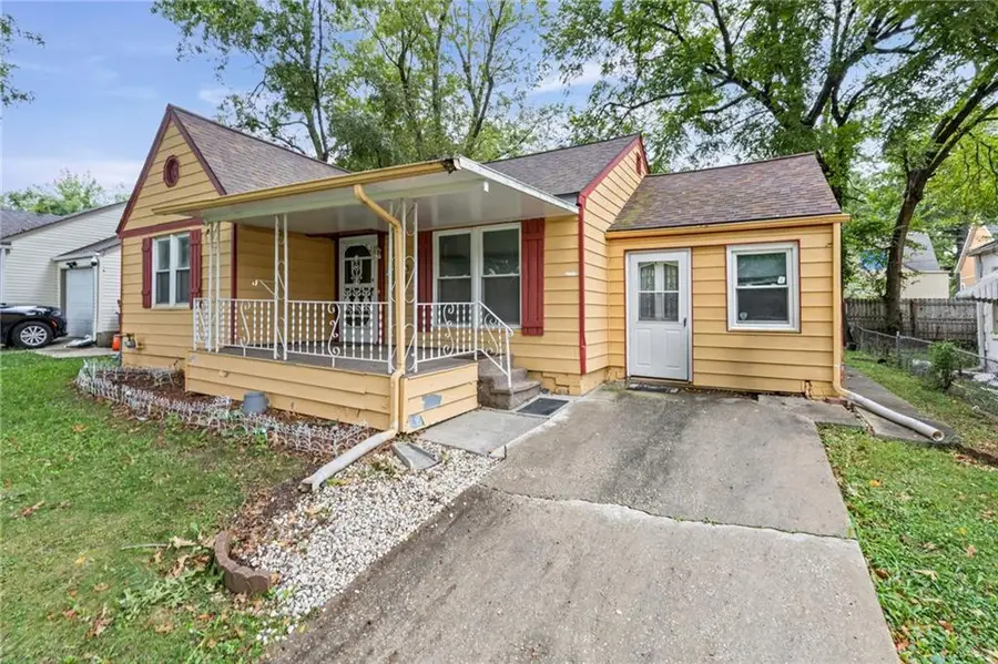 6318 Bellefontaine Avenue, Kansas City, MO 64132 - #2