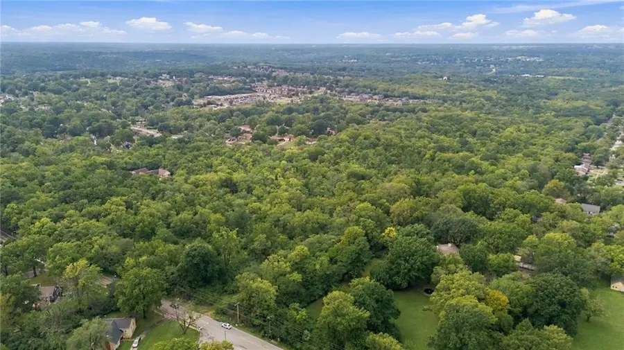 10806 Grandview Road, Kansas City, MO 64137 - #3