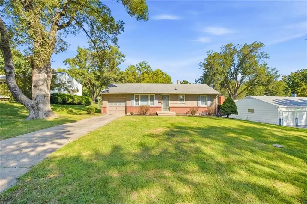 504 W 91st Street, Kansas City, MO 64114 - #1