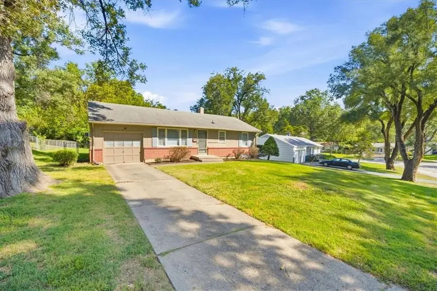 504 W 91st Street, Kansas City, MO 64114 - #2